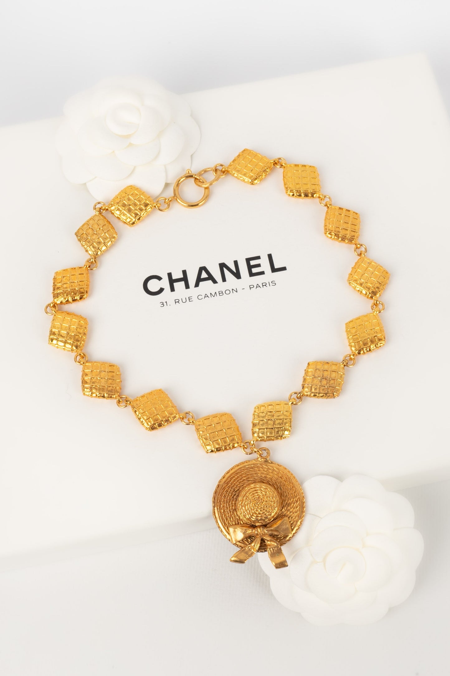 Collier matelassÃ© Chanel 1990s