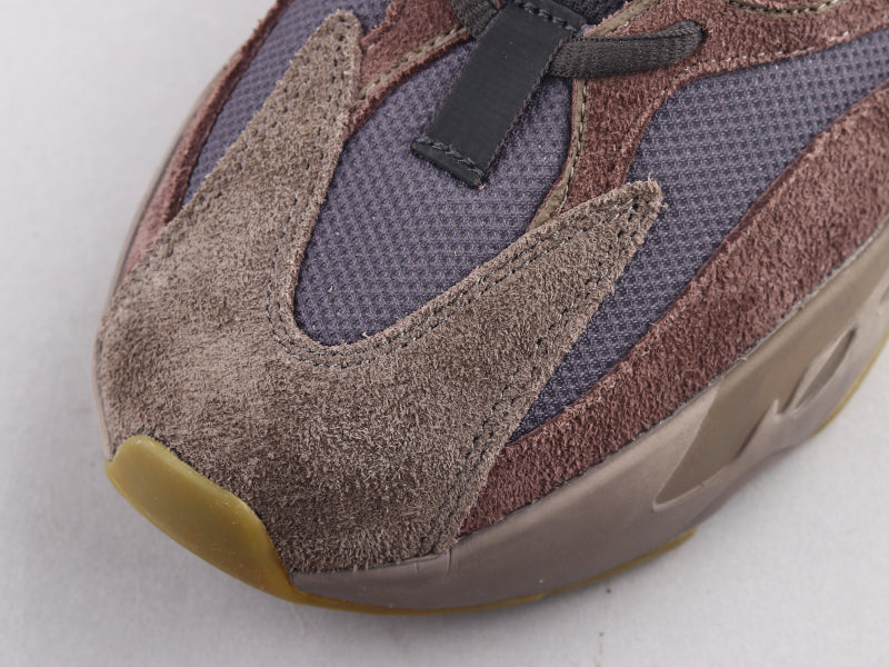 GLM - Yzy 700 Mauve Sneaker