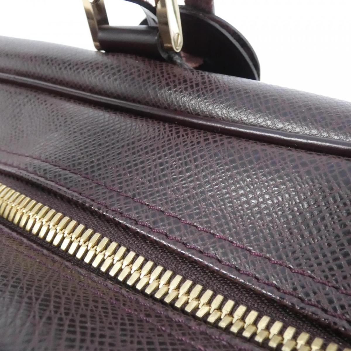 Louis Vuitton Taiga Kendal 47cm M30126 Boston Bag