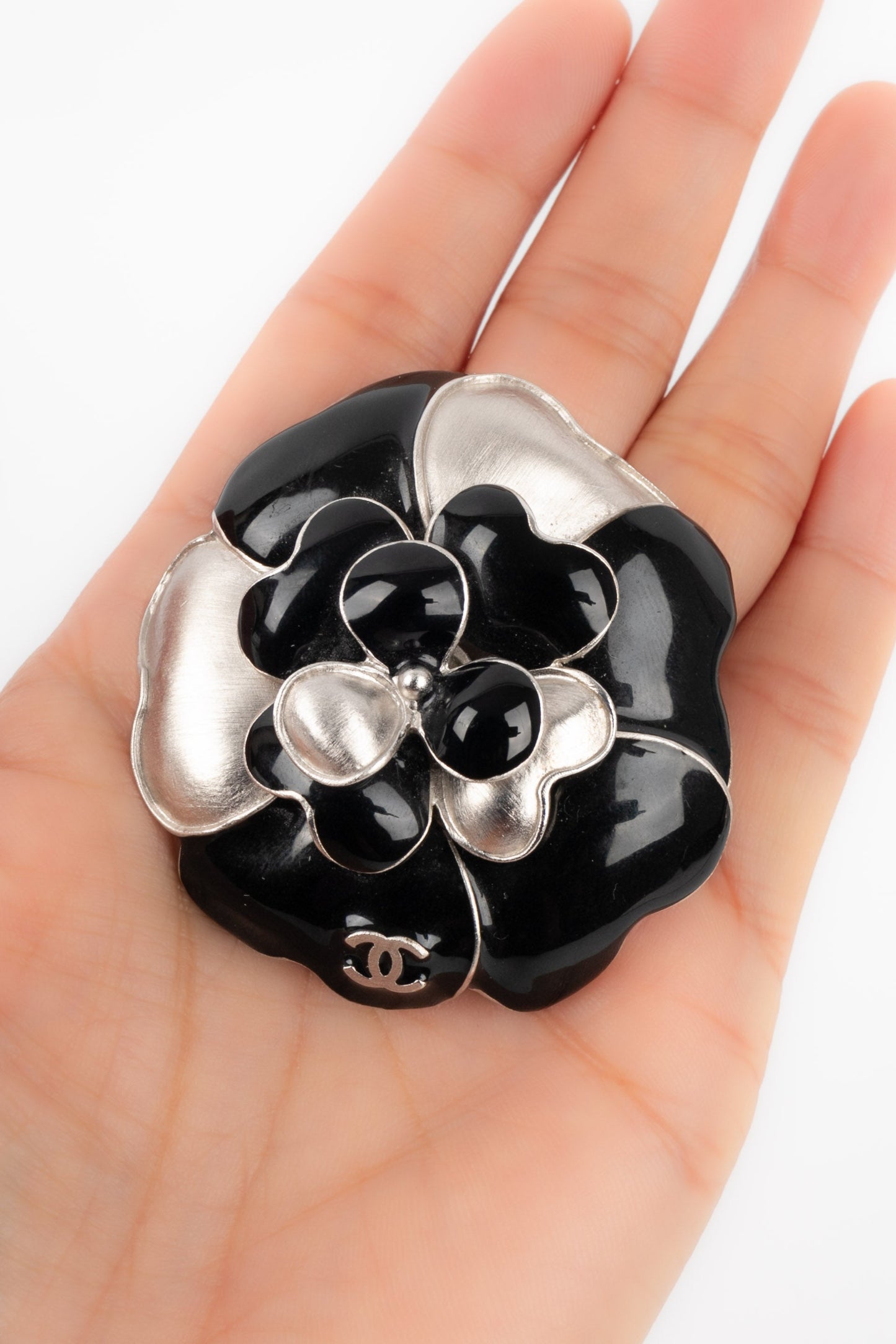 Broche camÃƒÆ’Ã‚Â©lia Chanel