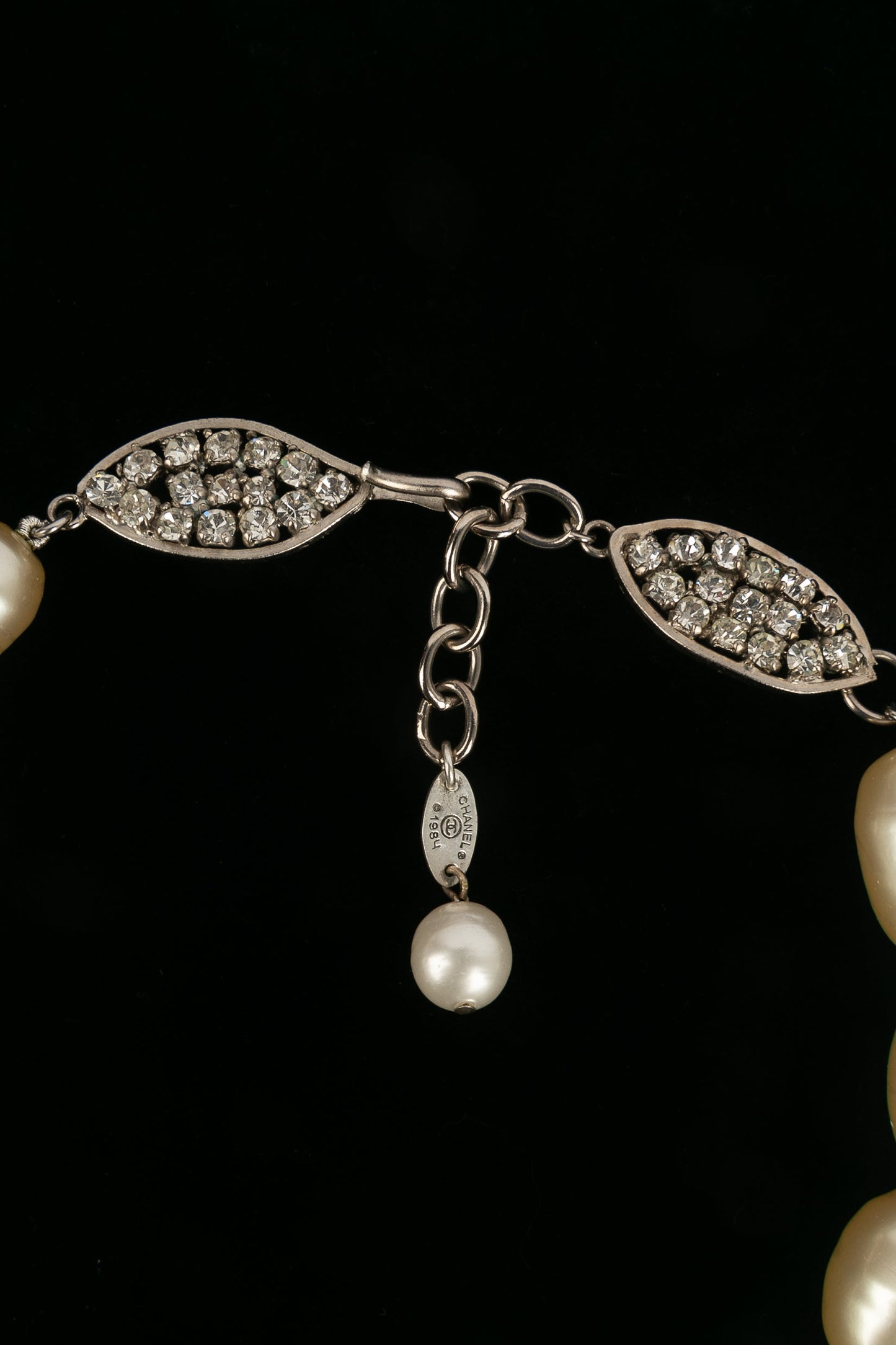 Collier camÃƒÆ’Ã‚Â©lia Chanel 1984