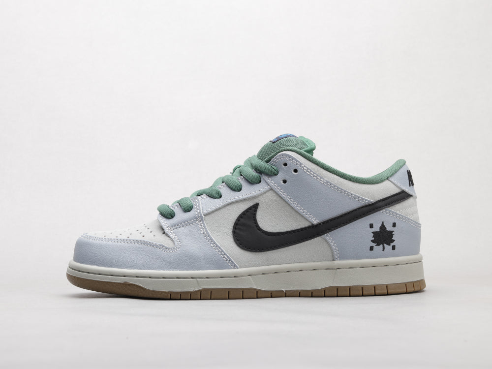 GLM - NKE SB Dunk Low ???Maple Leaf???