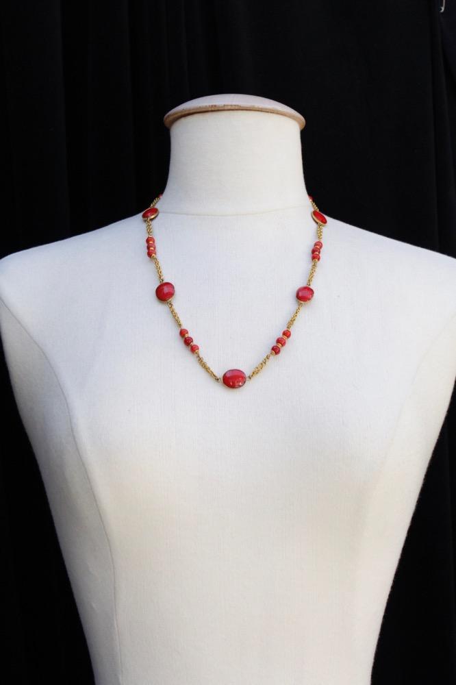 Collier en pÃ¢te de verre Chanel (AttribuÃ© Ã )