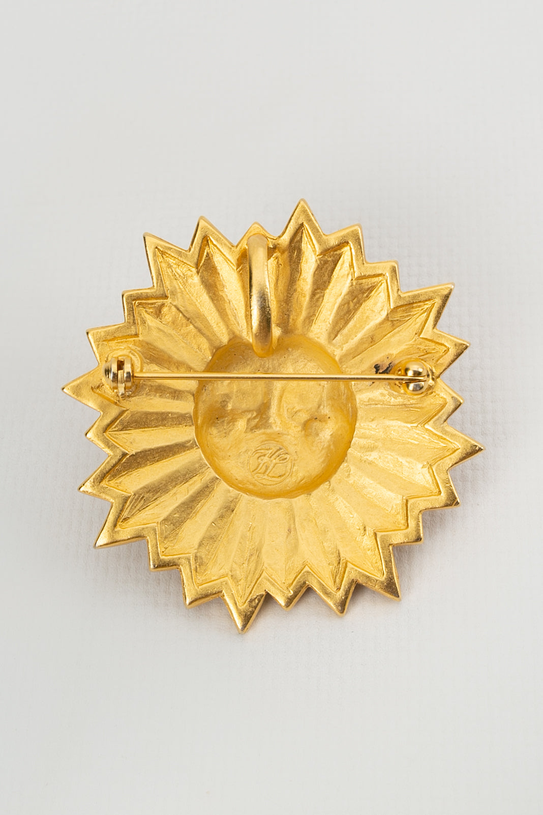 Broche soleil Karl Largerfeld