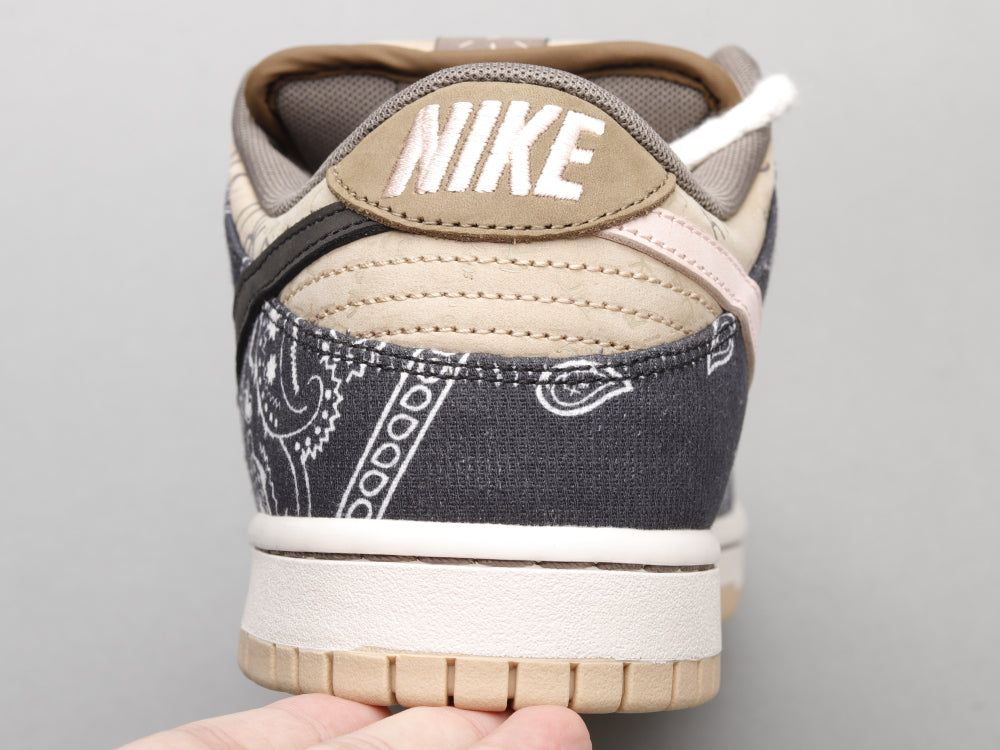 GLM - Travis Scott x SB Dunk Low Cashew Blossom