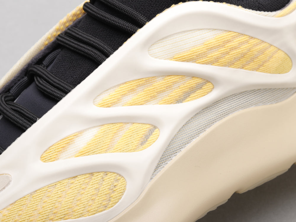 GLM - Yzy 700 Beige Srphym Sneaker