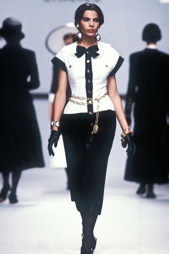 Bracelet "camÃ©e" Chanel 1989