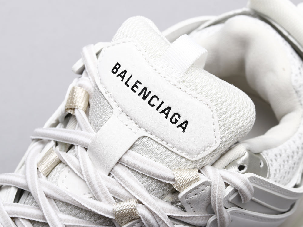 GLM - Bla Track Three Generations White Sneaker