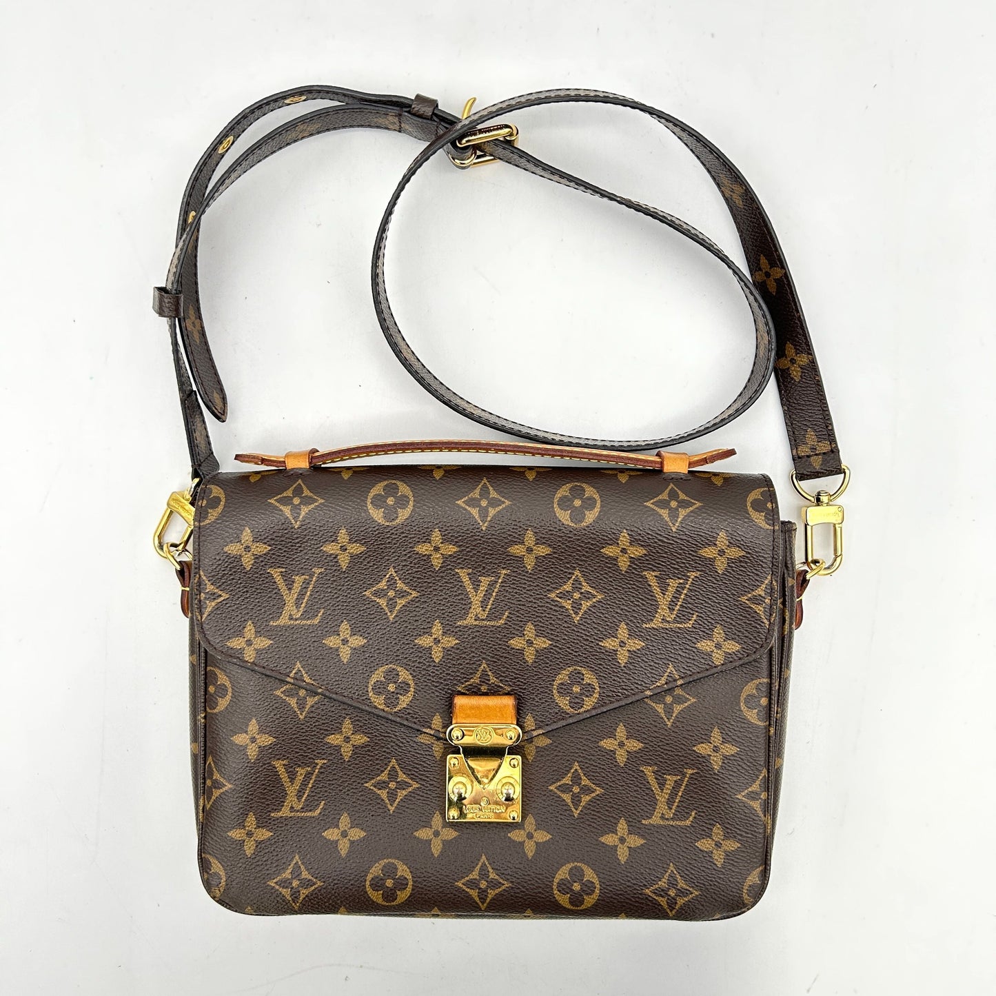 LOUIS VUITTON Monogram Pochette Metis LA31034