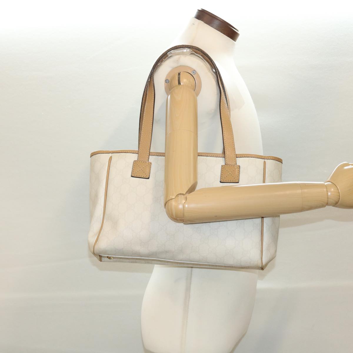 GUCCI GG Canvas Shoulder Bag PVC Leather White 26422 am4201