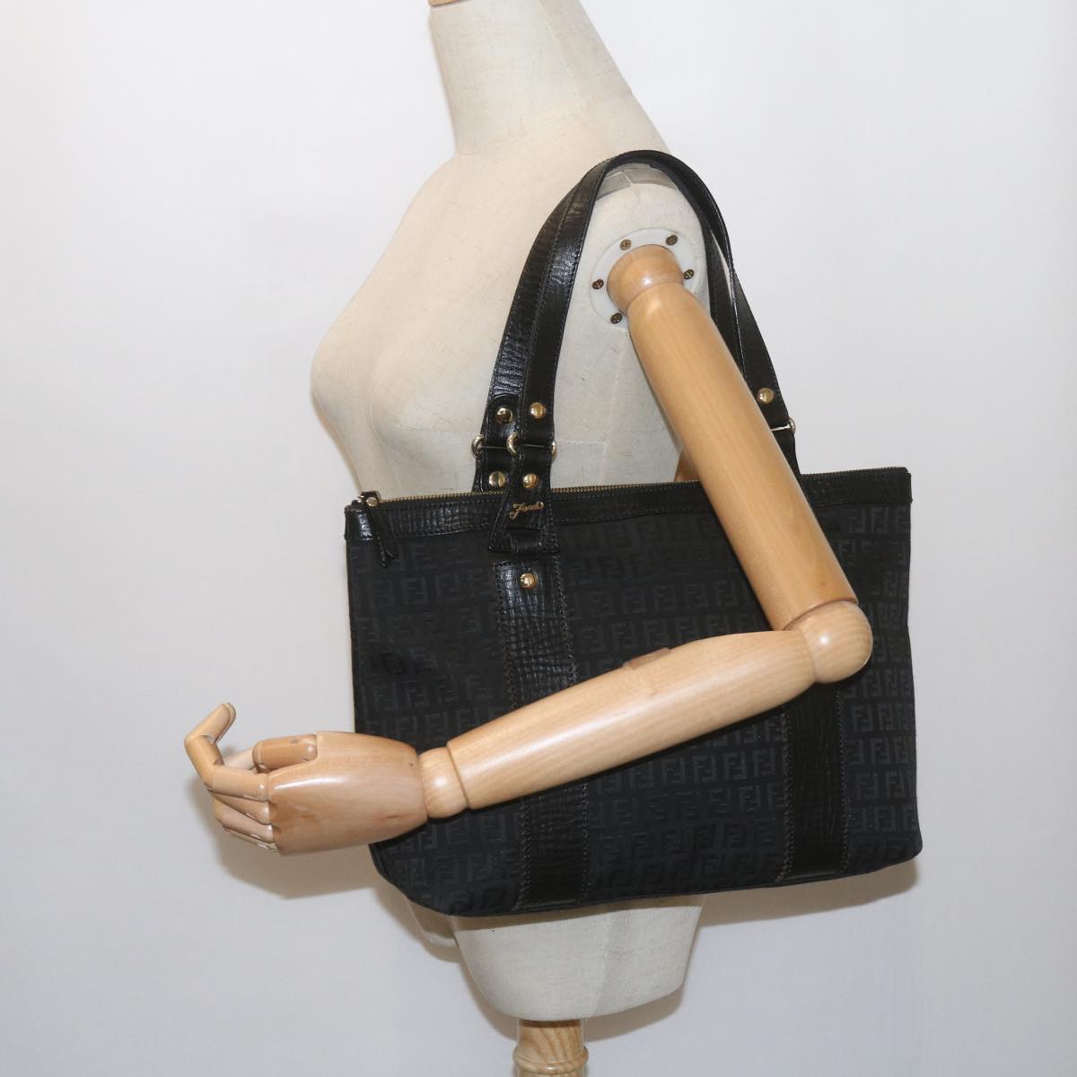FENDI Zucchino Canvas Tote Bag Black am5285
