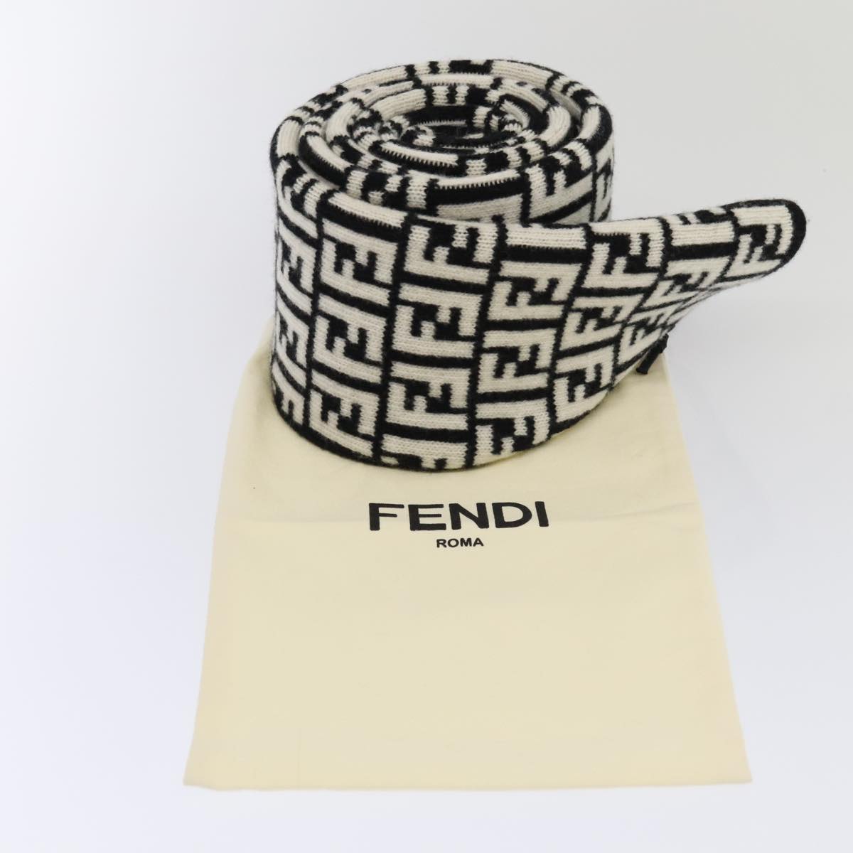 FENDI Zucca Canvas Scarf Wool Black am6975