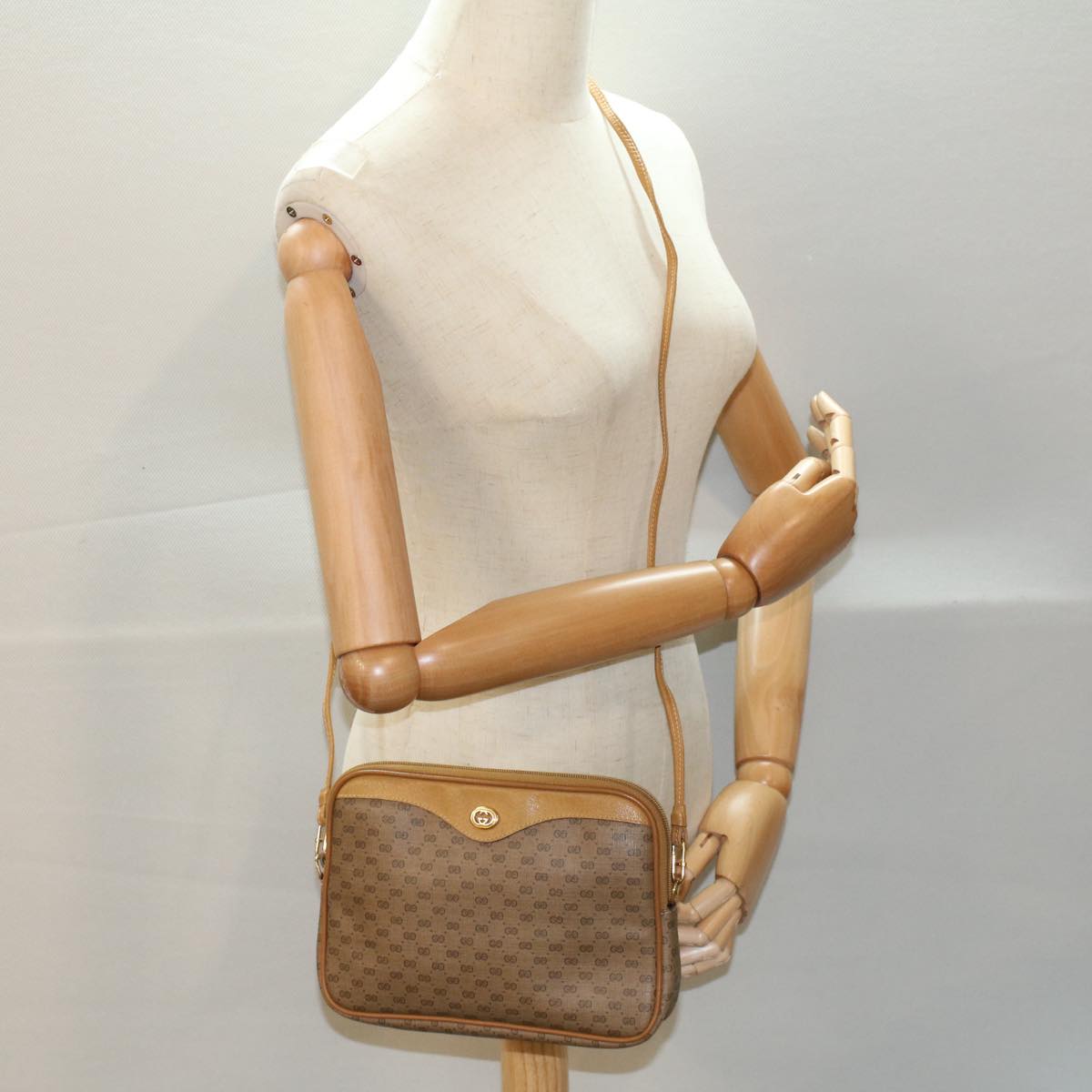 GUCCI Micro GG Canvas Shoulder Bag PVC Leather Beige 97.02.068 ar10210