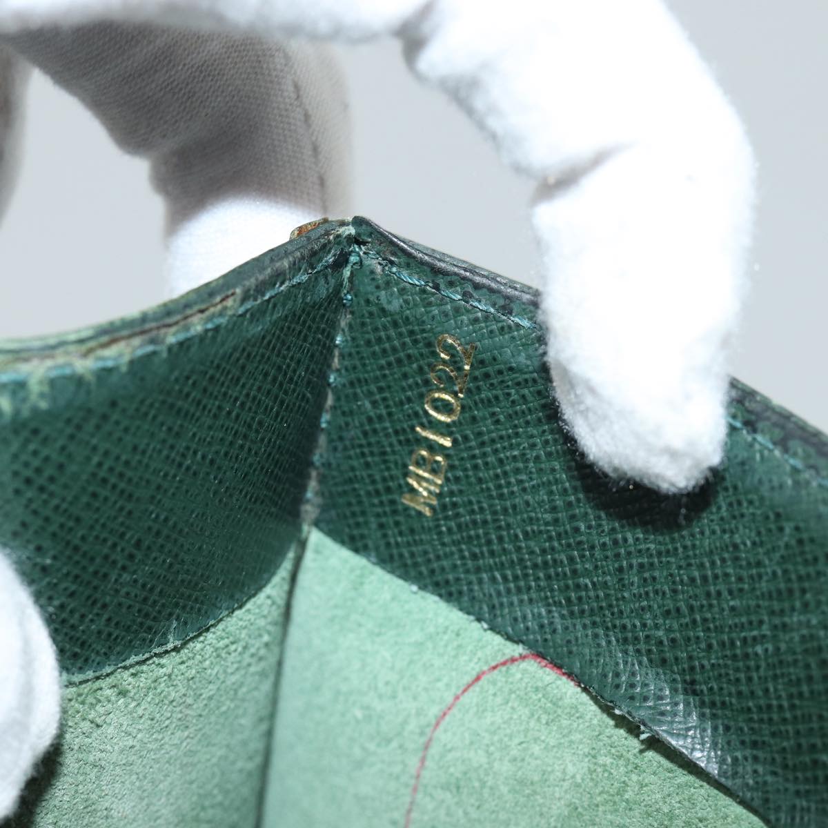 LOUIS VUITTON Taiga Porte Documents Angara Bag Epicea M30774 LV ar11727