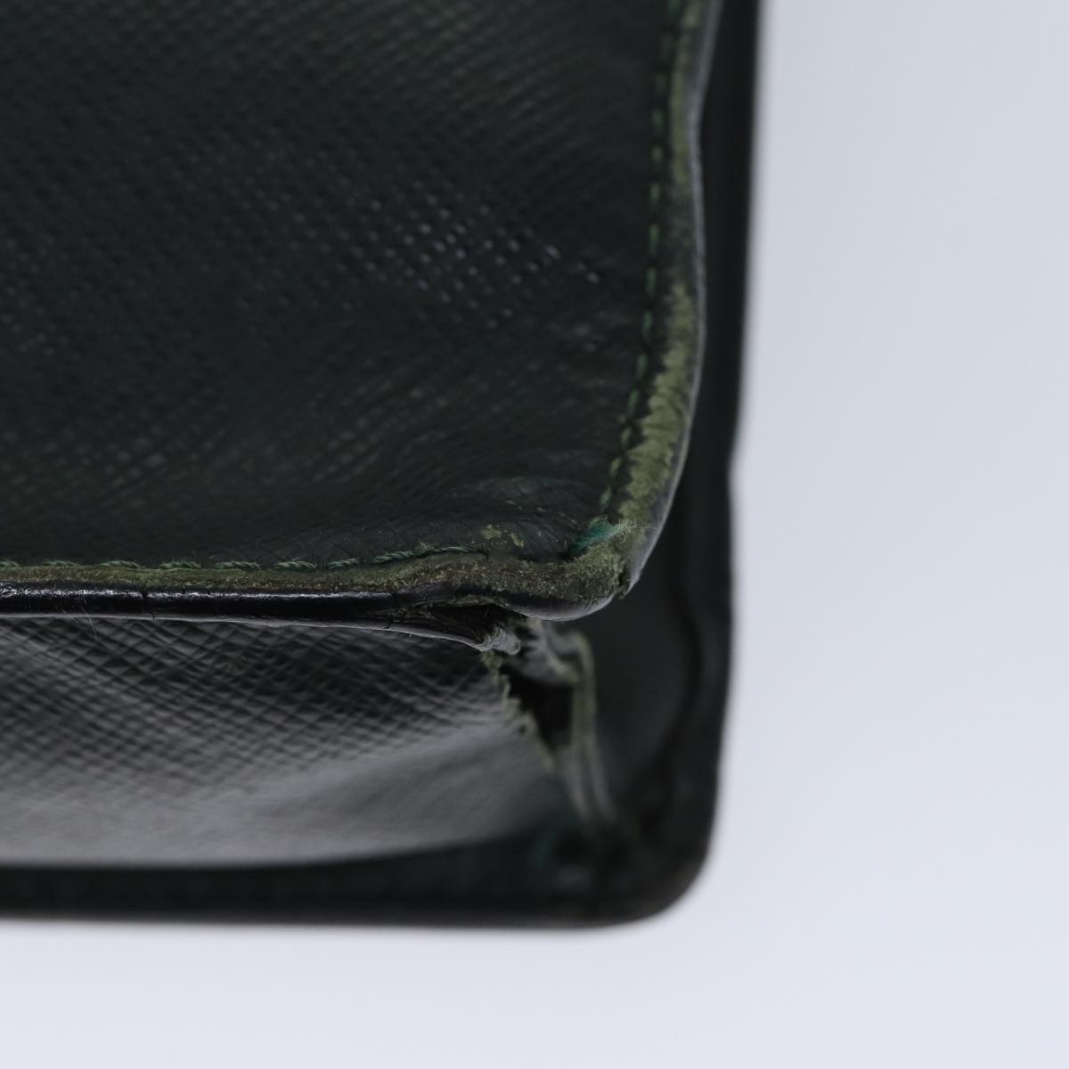 LOUIS VUITTON Taiga Porte Documents Angara Bag Epicea M30774 LV ar11727