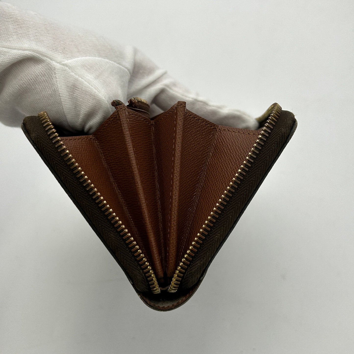 LOUIS VUITTON Monogram Canvas Zippy Wallet 2101218254426