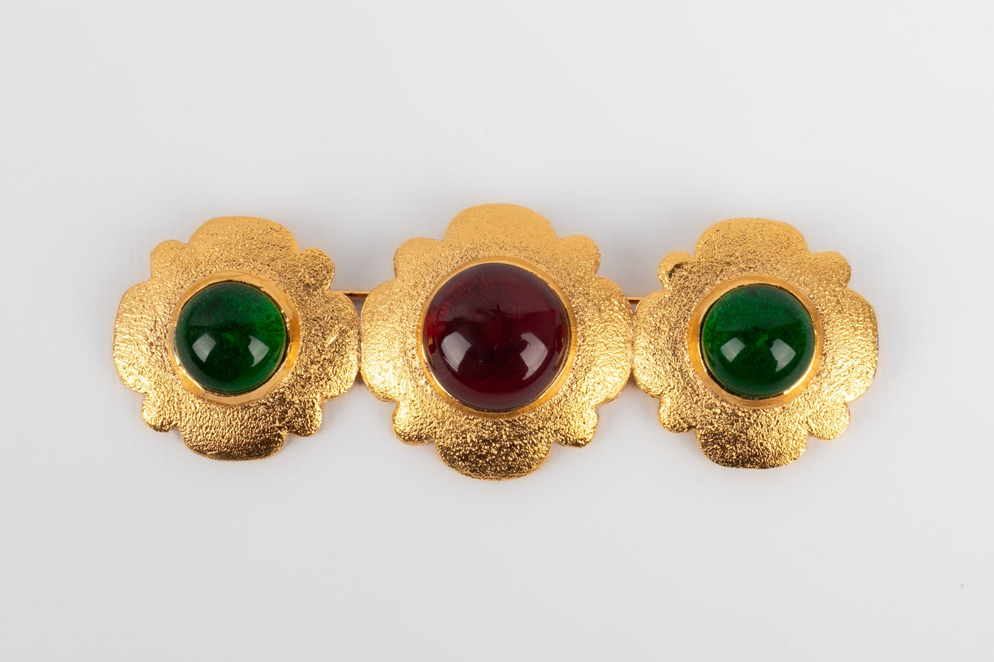 Broche dorÃ©e Chanel 1980s