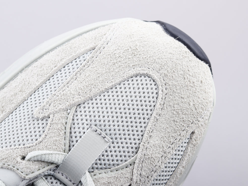 GLM - Yzy 700 Salt Sneaker