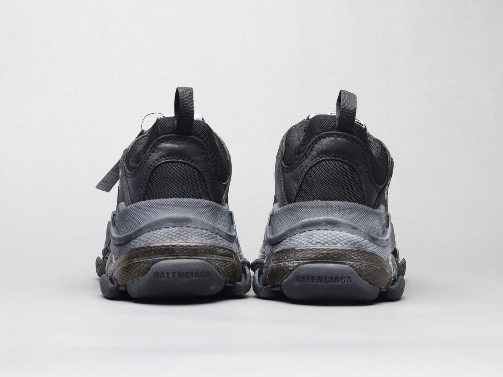 GLM - Bla Triple S Air Cushion Black Sneaker