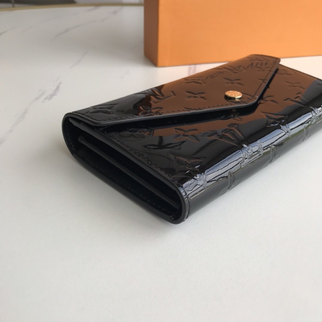 GLM - Top Quality Wallet LUV 006