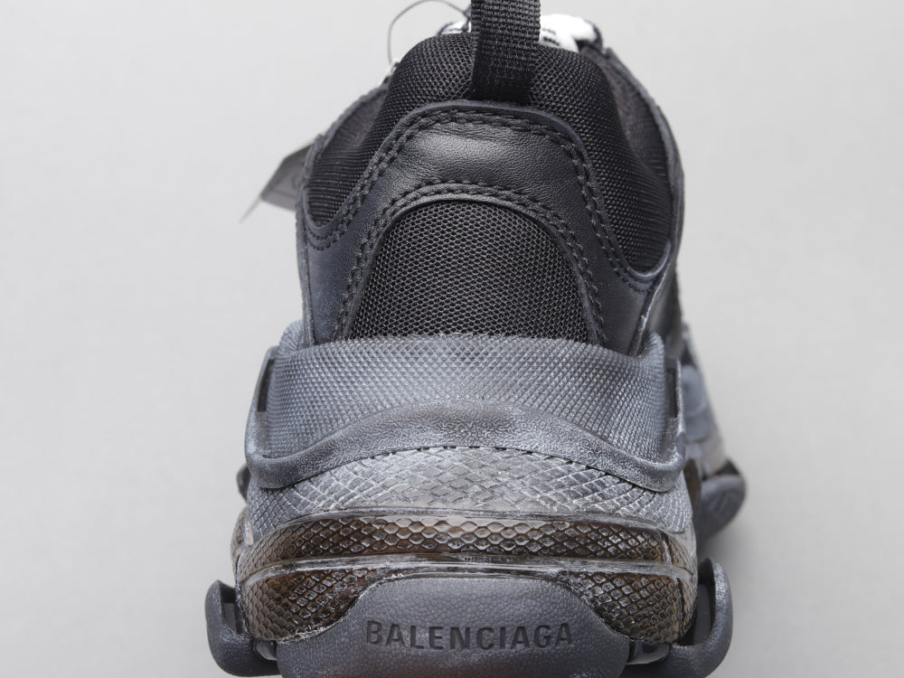 GLM - Bla Triple S Air Cushion Black Sneaker