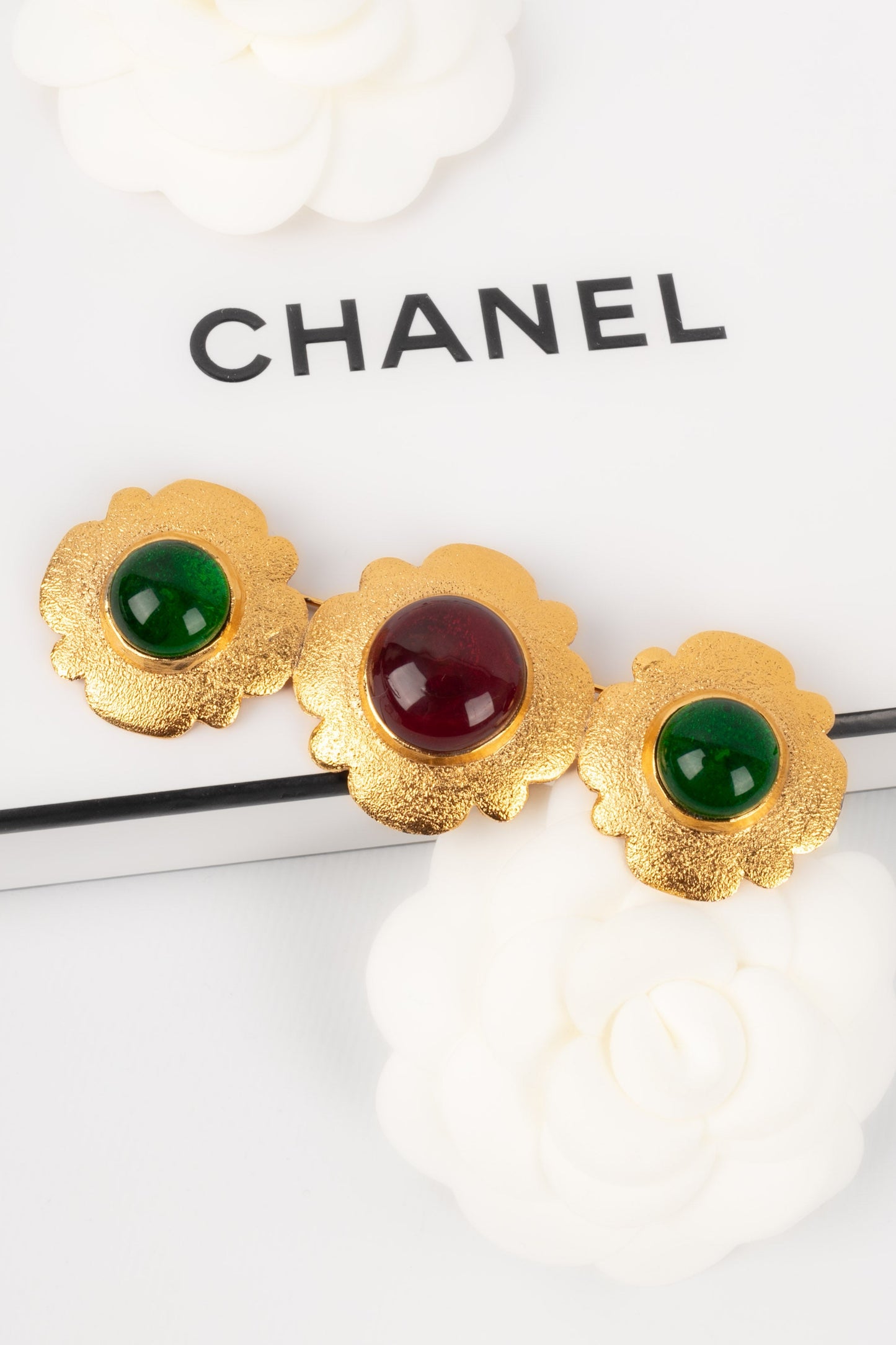 Broche dorÃ©e Chanel 1980s