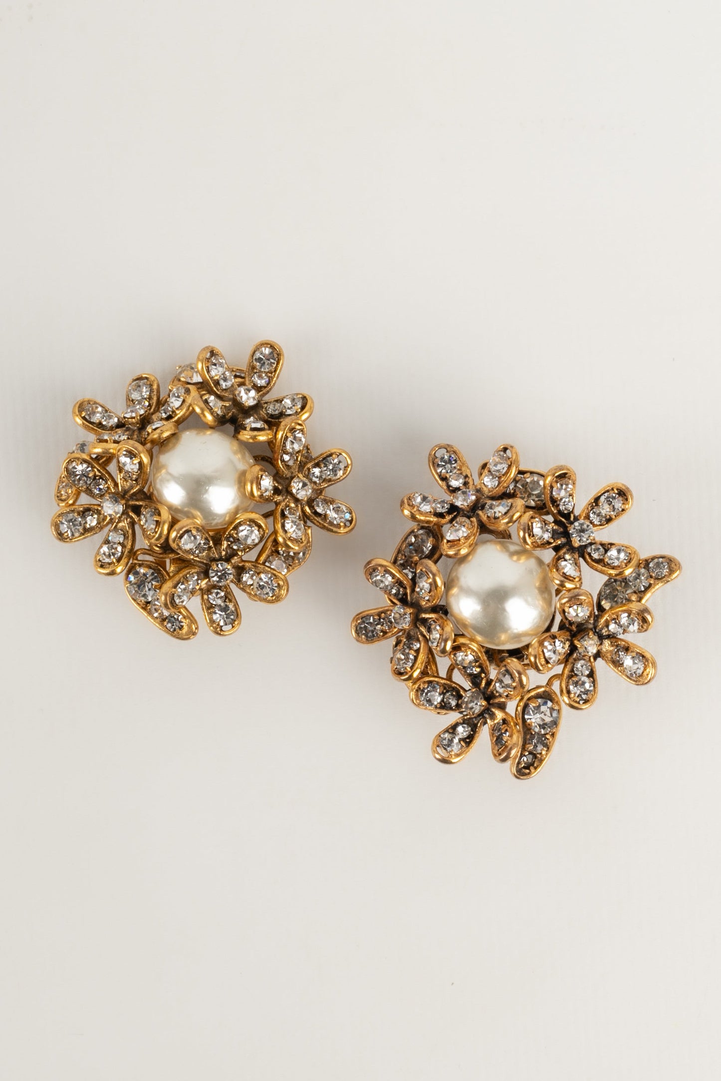 Boucles d'oreilles camÃ©lia Chanel