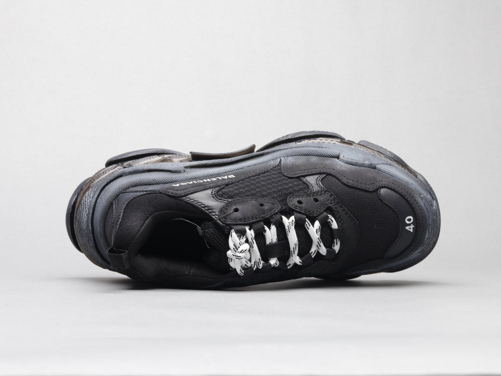GLM - Bla Triple S Air Cushion Black Sneaker