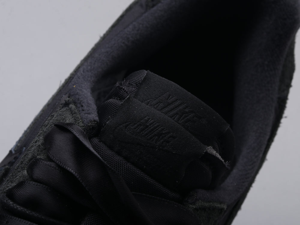 GLM - NKE Waffle Satin Black