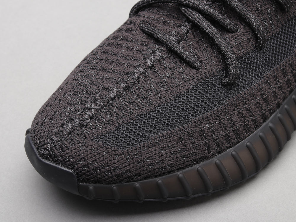 GLM - Yzy 350 Black Starry Sneaker