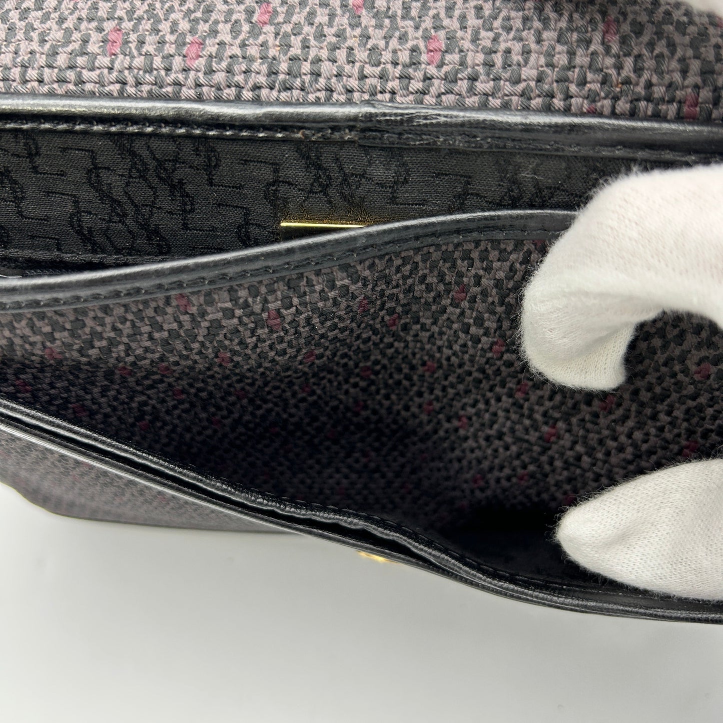 Saint Laurent Vintage Flap Bag YVEAE707