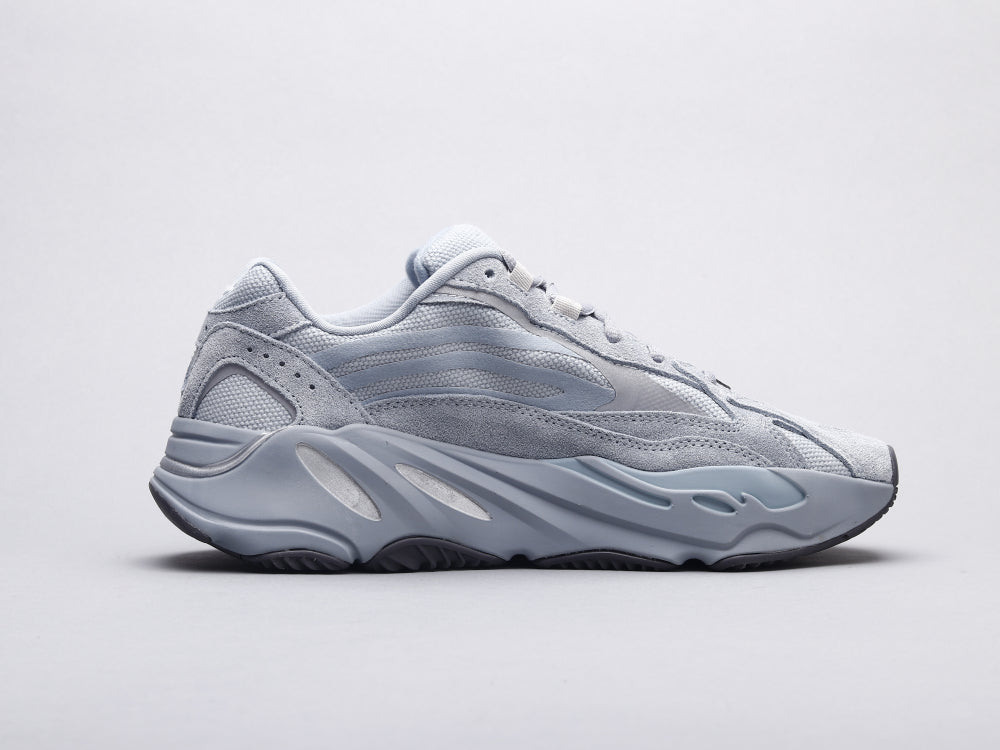 GLM - Yzy 700 Hospital Blue Sneaker