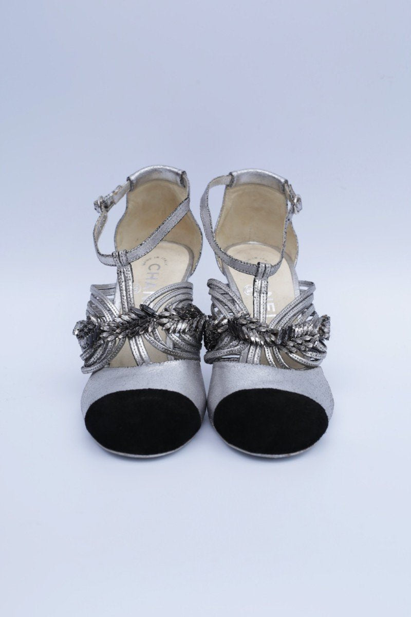 Chaussures en cuir argentÃ© Chanel