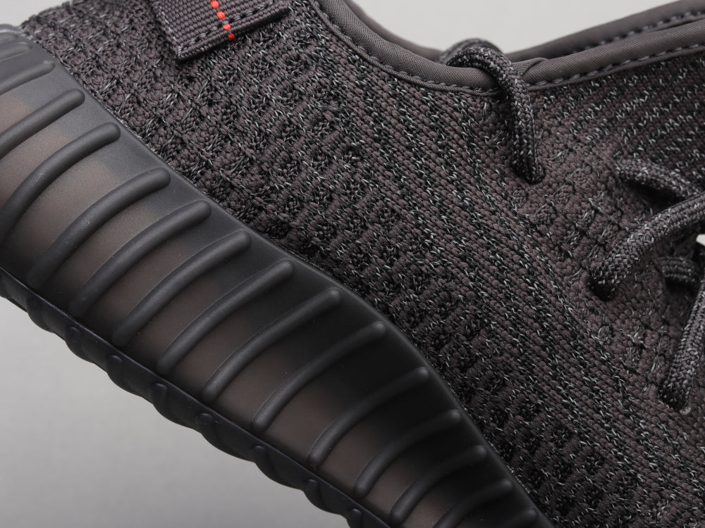 GLM - Yzy 350 Black Starry Sneaker