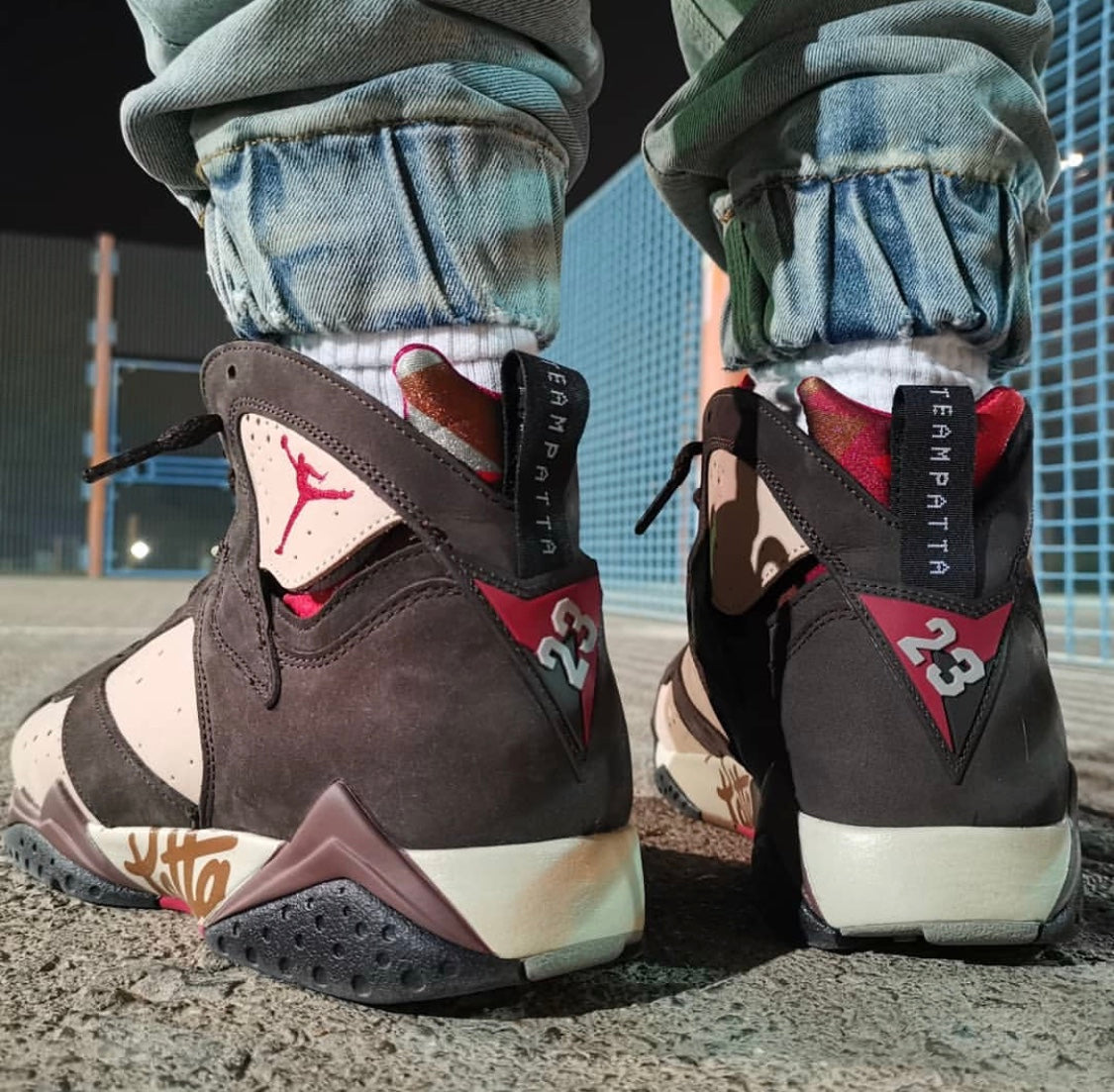 GLM - AJ7 PATTA joint black and gray