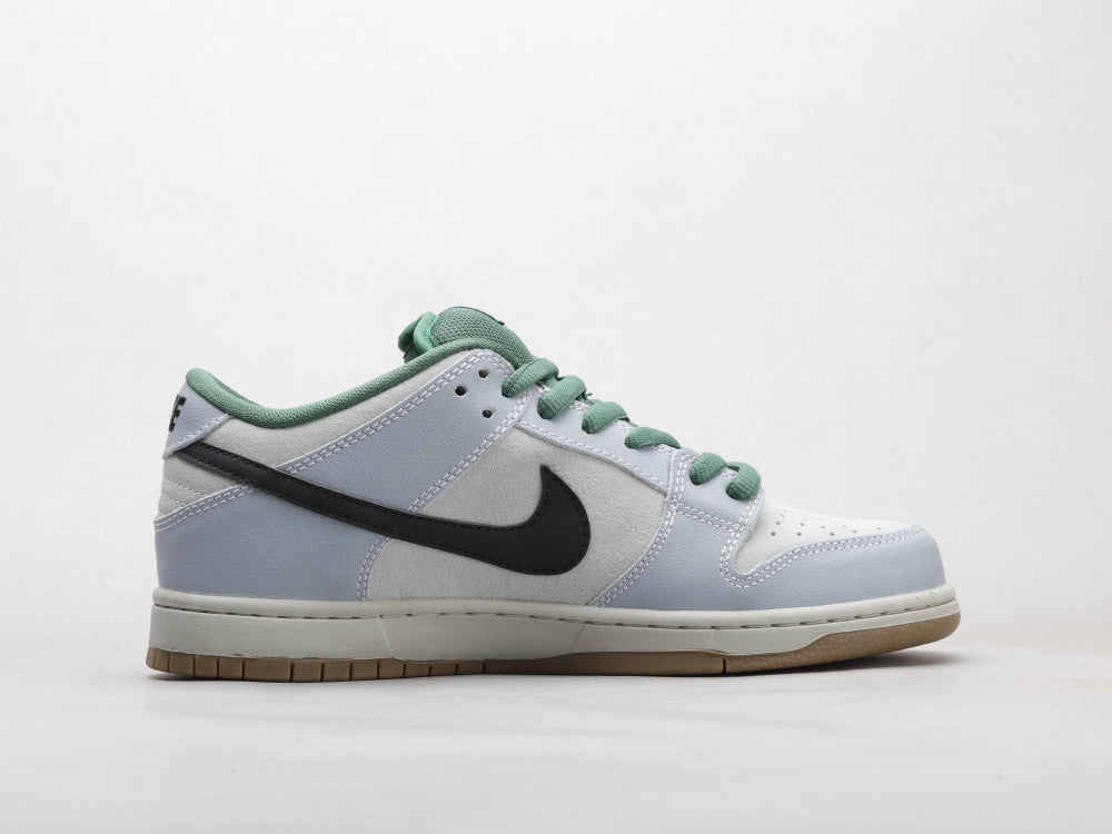 GLM - NKE SB Dunk Low ???Maple Leaf???