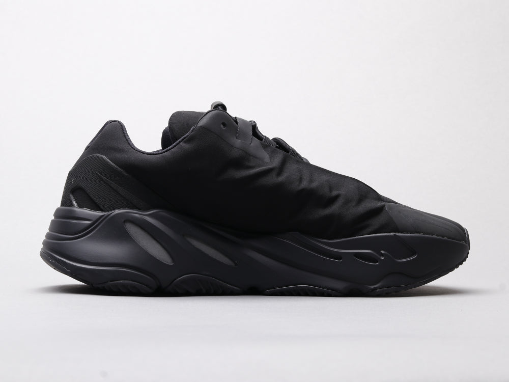 GLM - Yzy 700 Dark Glow Sneaker