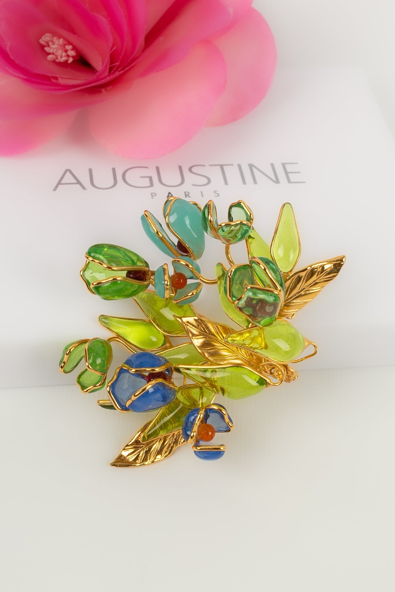 Broche Augustine