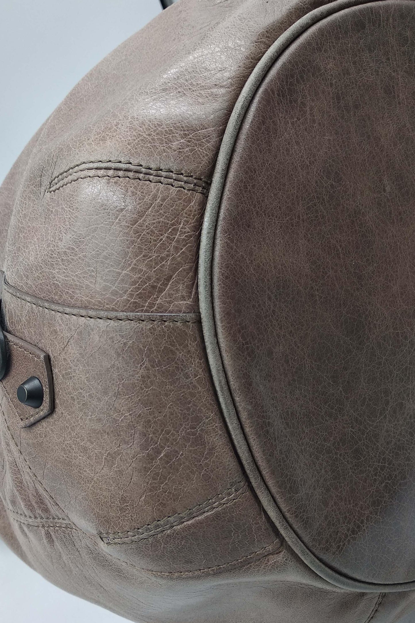 Classic Pompon Bag Noix