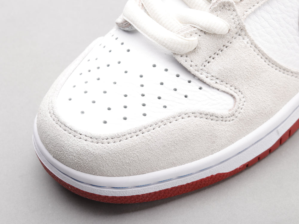 GLM - Beige and red hook high top knight color matching