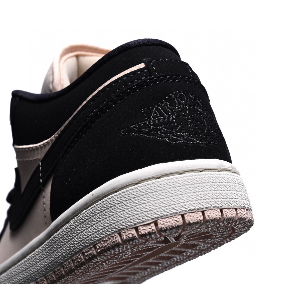 GLM - AJ1 Low Milk Tea