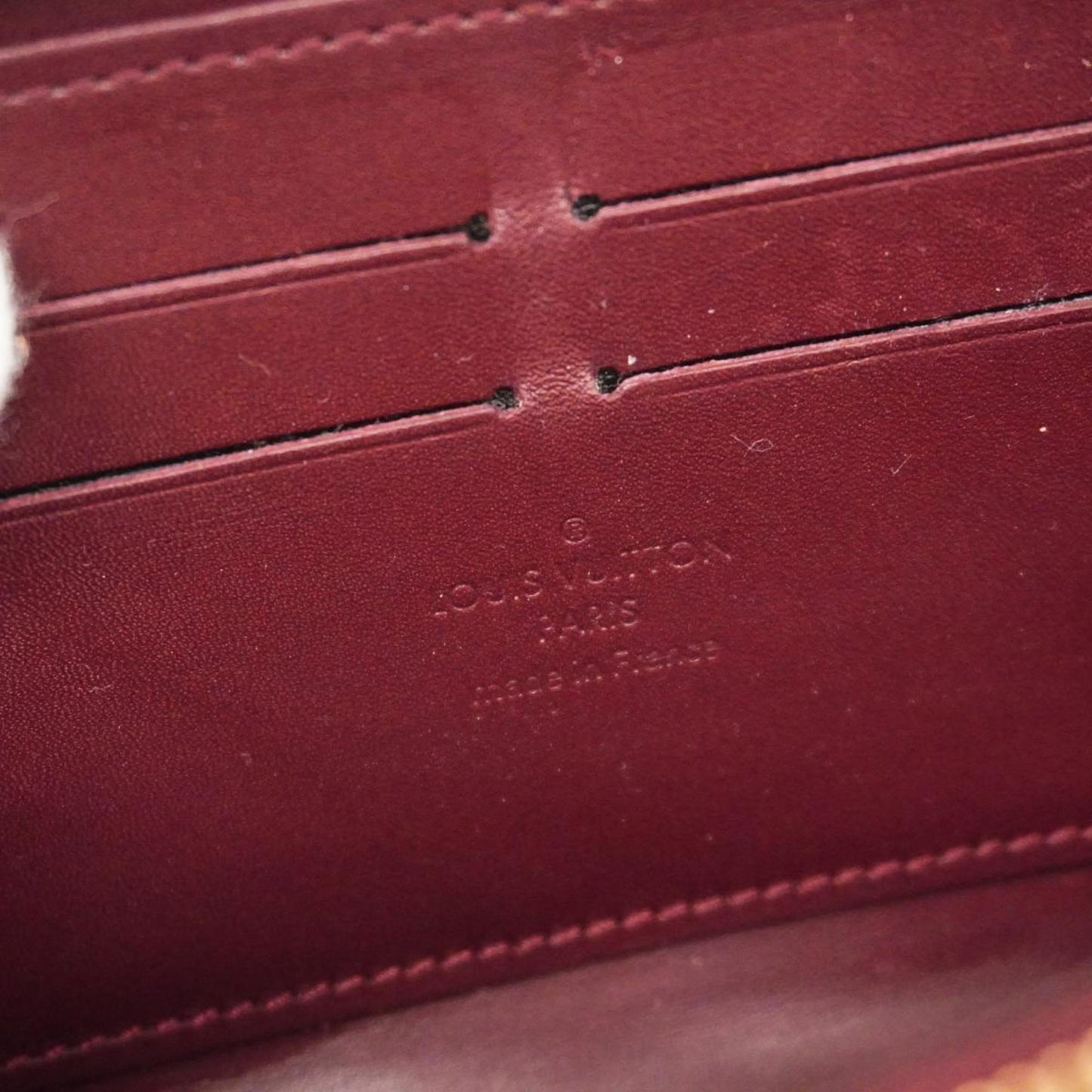 Louis Vuitton Zippy  Patent Leather Wallet  ()