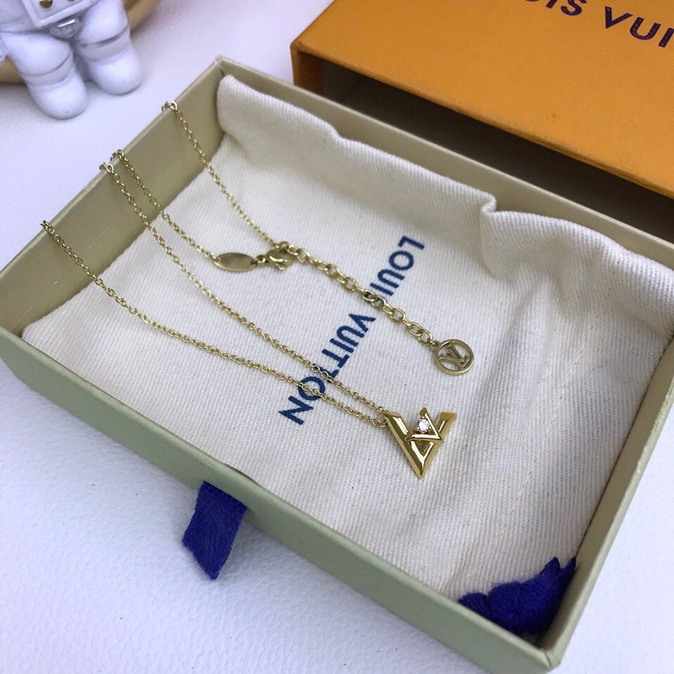 GLM - Top Quality Necklace LUV015