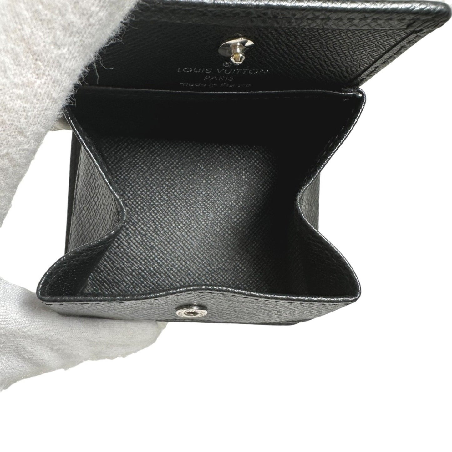 Louis Vuitton Taiga  Leather Wallet  ()
