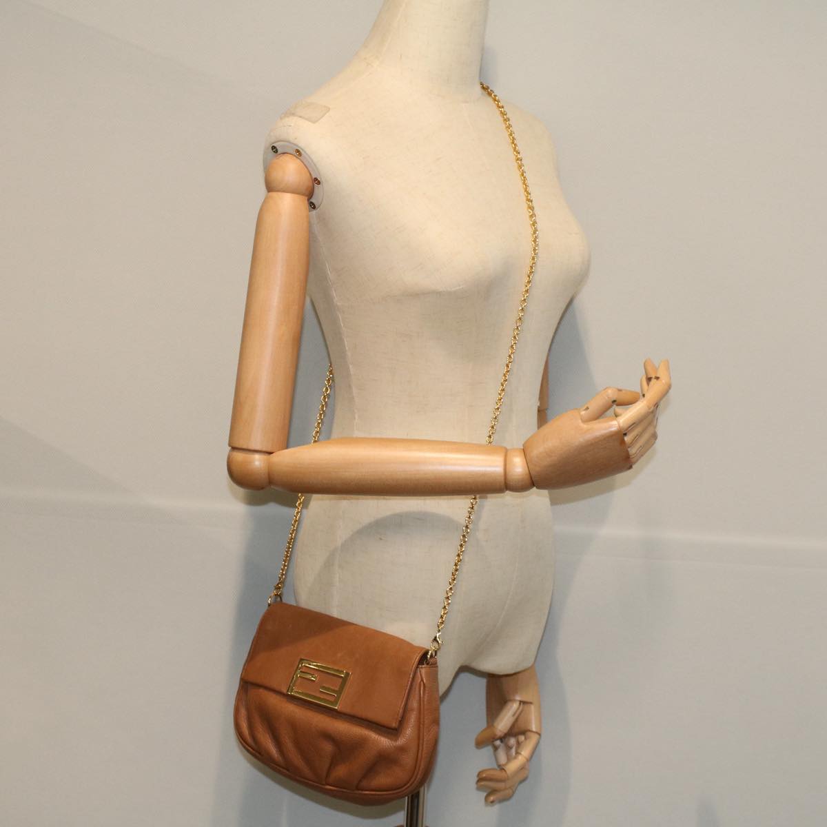 FENDI Chain Shoulder Bag Leather Brown bs10189