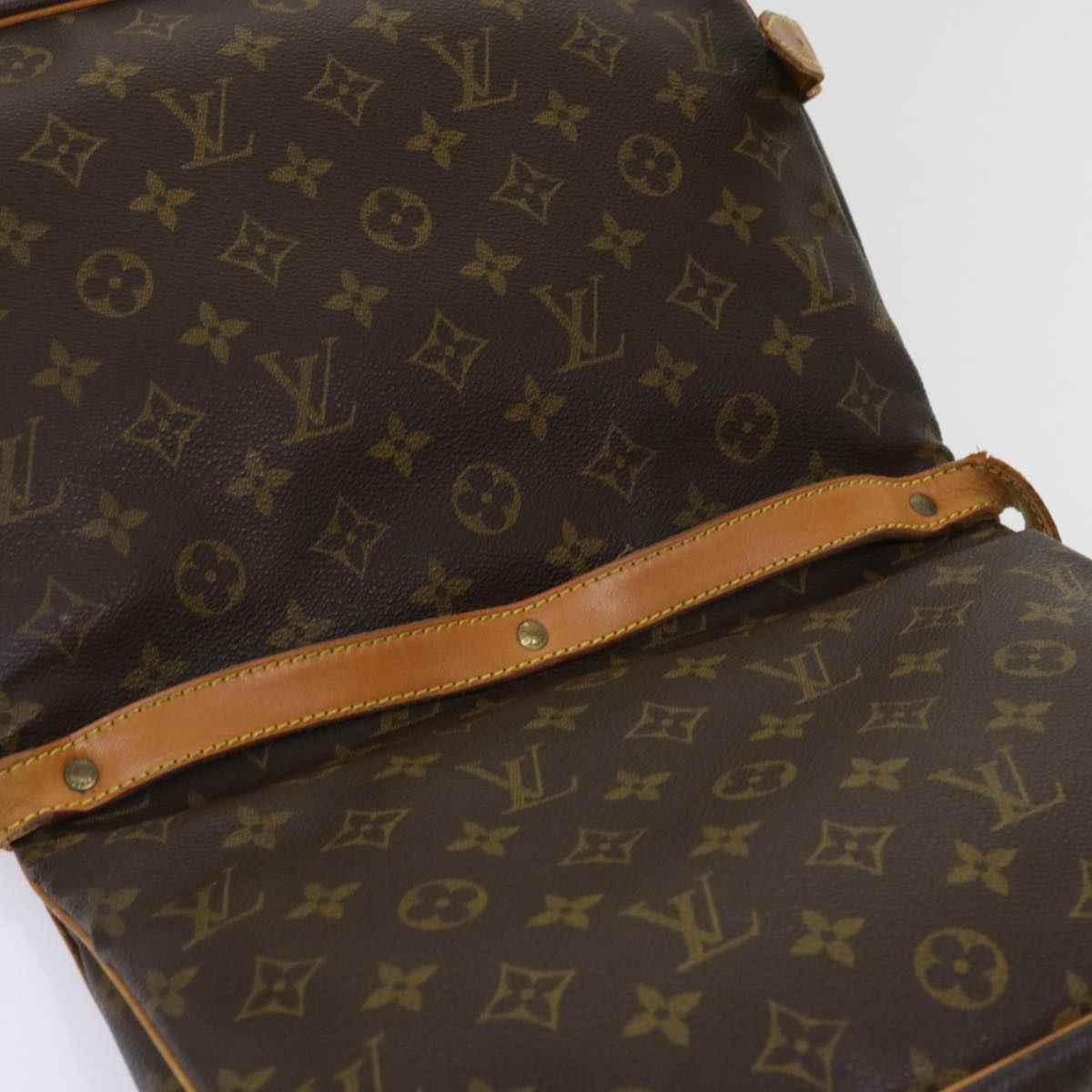 LOUIS VUITTON Monogram Saumur 30 Shoulder Bag M42256 LV bs10650