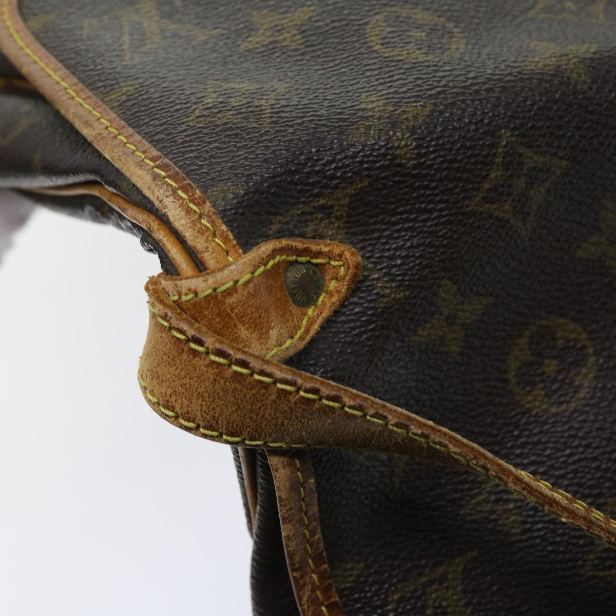 LOUIS VUITTON Monogram Saumur 30 Shoulder Bag M42256 LV bs10650