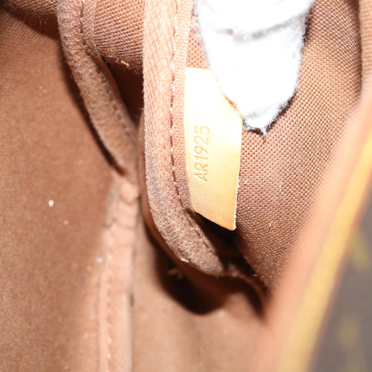 LOUIS VUITTON Monogram Saumur 30 Shoulder Bag M42256 LV bs10650