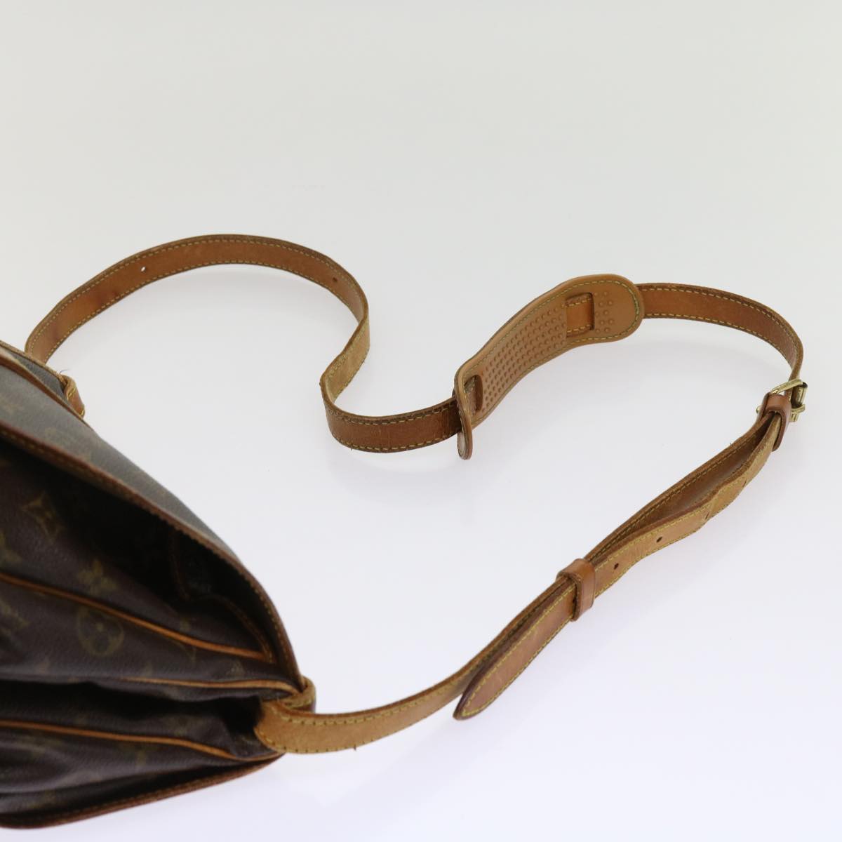 LOUIS VUITTON Monogram Saumur 30 Shoulder Bag M42256 LV bs10650