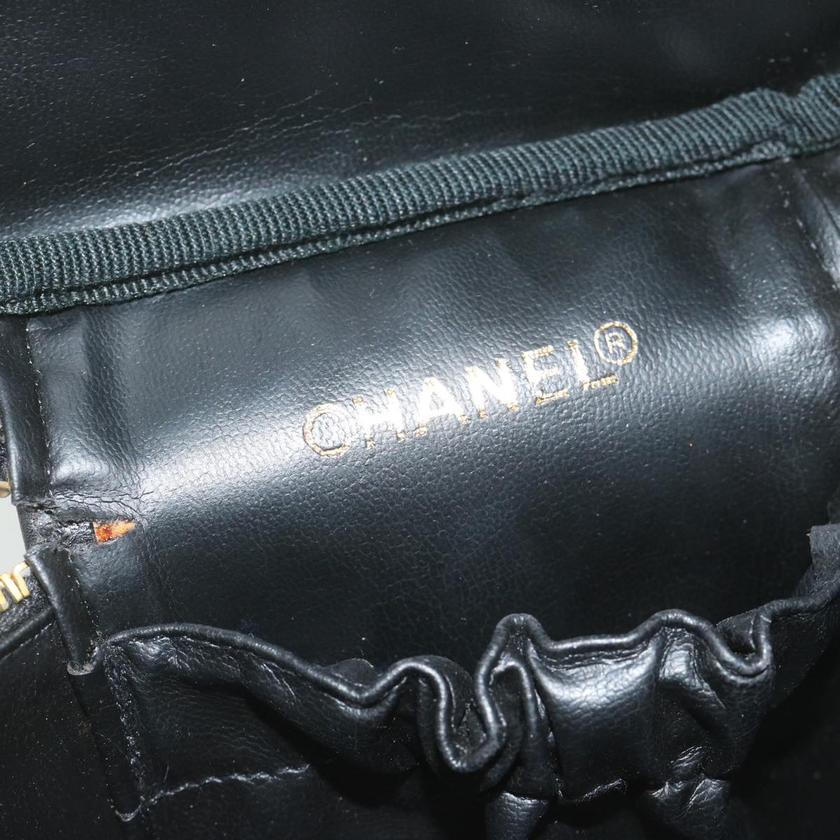CHANEL Vanity Cosmetic Pouch Leather Black CC bs10975